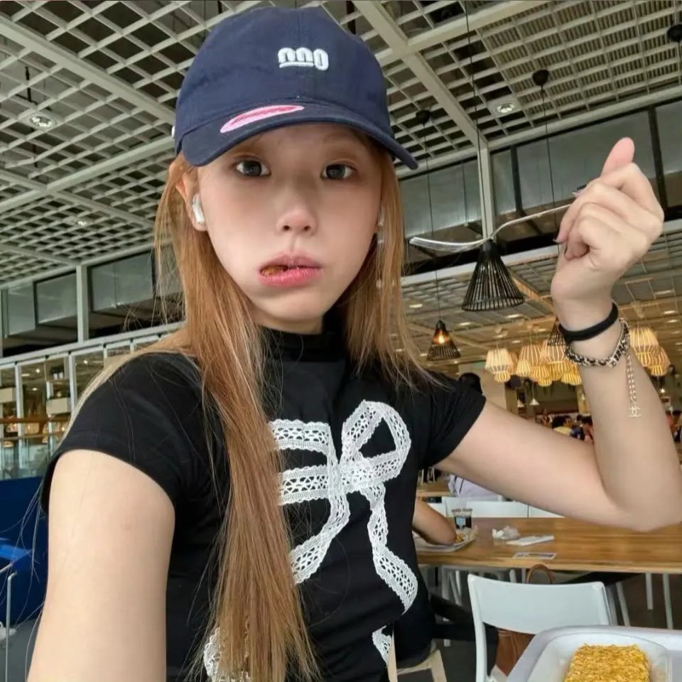 阿罗有枝彩色笔